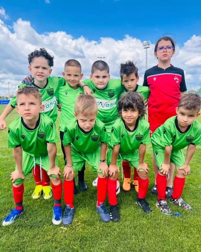 academia de fotbal fc dinamo 10 67fc2925457e1 819x1024