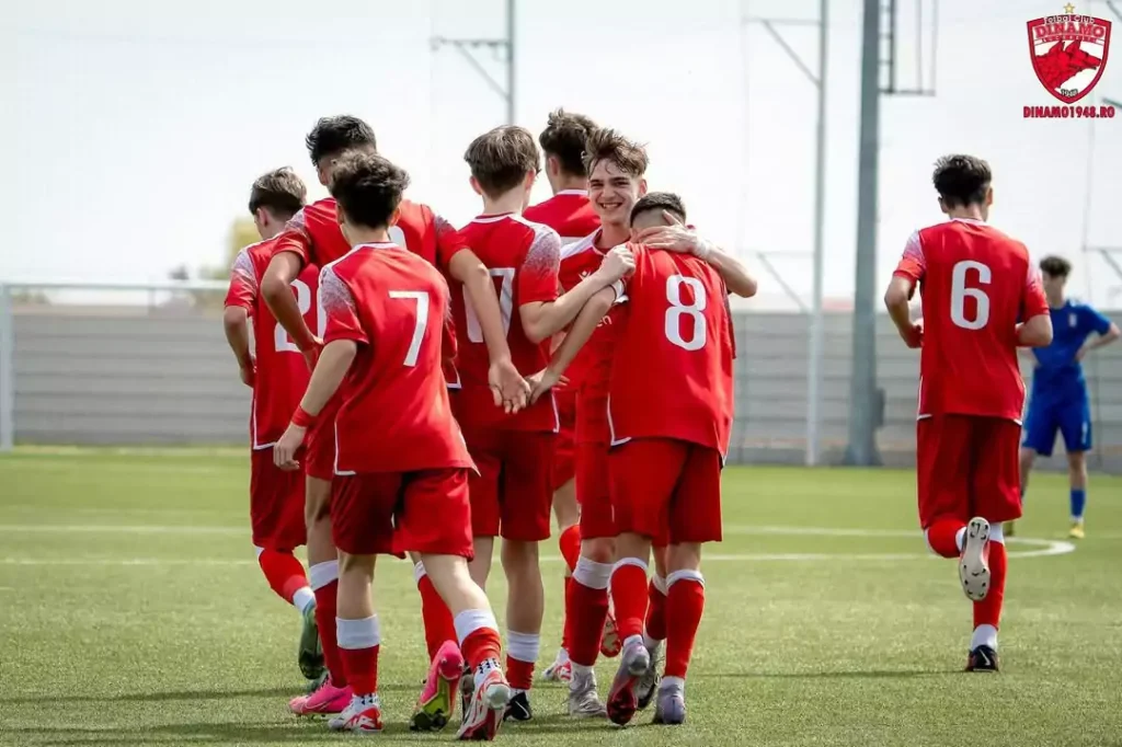 academia de fotbal fc dinamo 11 1 67fc292816306 1024x682