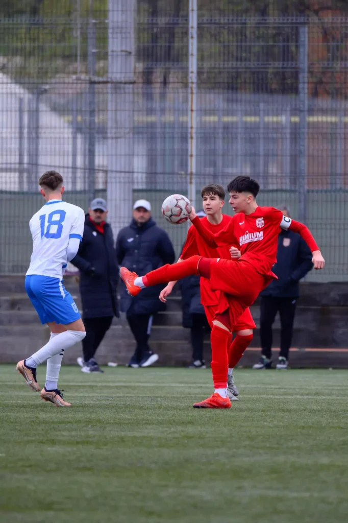 cs dinamo 4 67fc2416ce0cc 682x1024