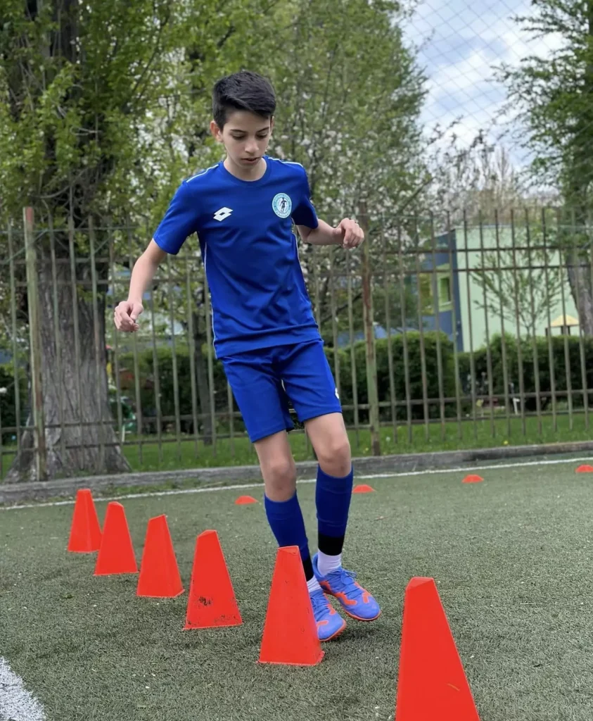 fc juniorul 6 67fea2e542efc 843x1024