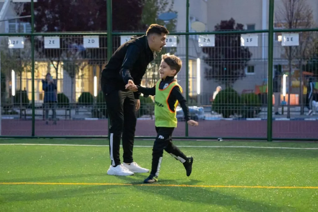 scoala de fotbal lucian sanmartean 15 67fd585eea342 1024x683