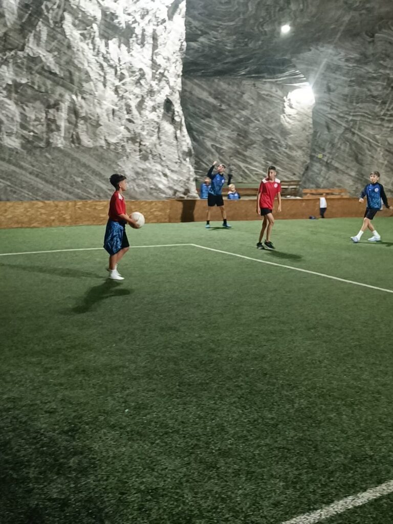 Ajax Noua Generatie 3 768x1024