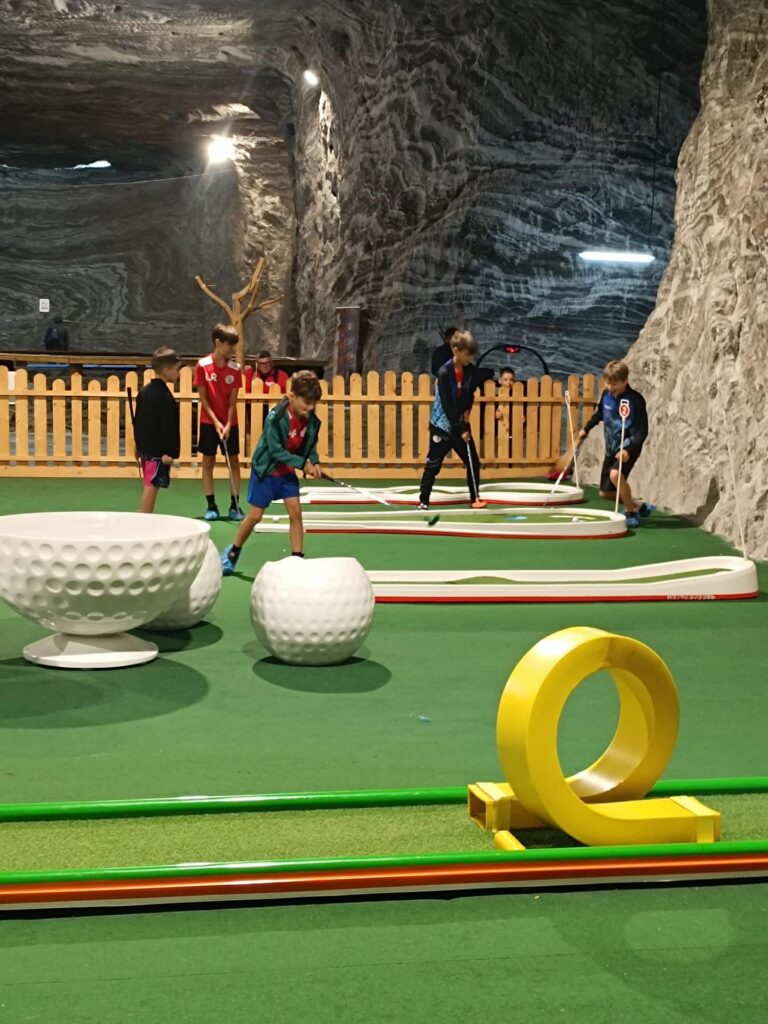 Ajax Noua Generatie 4 768x1024