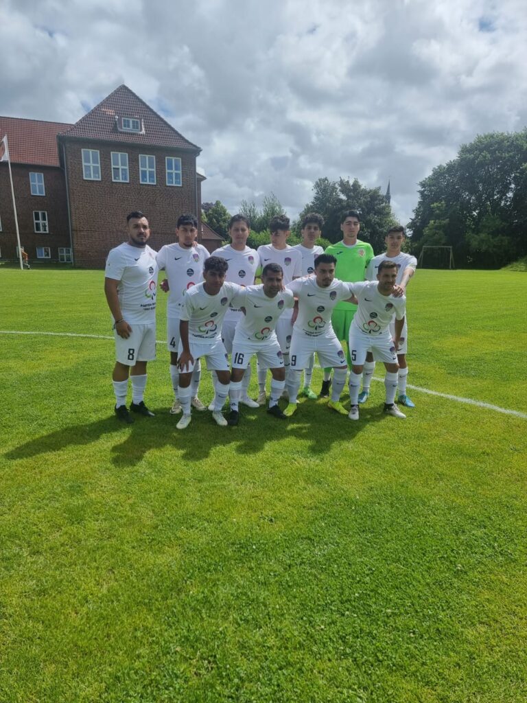 cs royal champions 2 768x1024