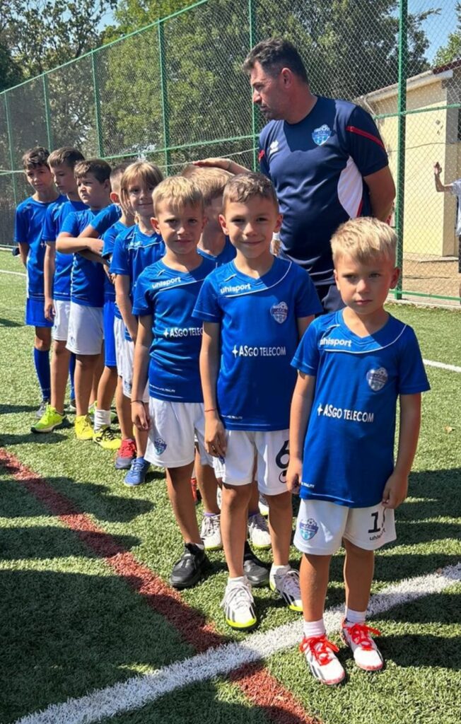 fc victoria junior bucuresti 1 652x1024