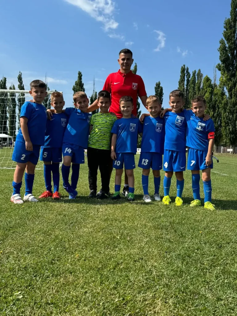 FRONTIERADROBETA 4 768x1024