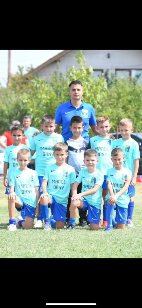 FRONTIERADROBETA 7 473x1024